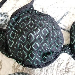 Body glove bikini top